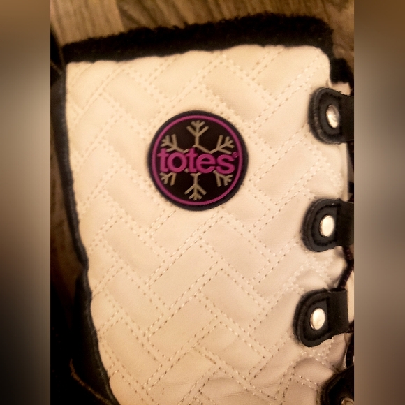 TOTES LITTLE GIRLS WINTER BOOTS | SIZE 1 | GENTLY PRE-LOVED | SO ADORABLE!!! - Picture 8 of 10